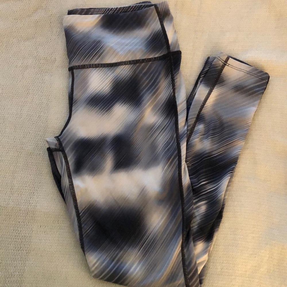 Athleta patterned long athletic leggings